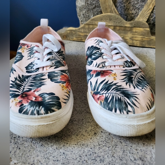 H&M Palm Leaf Shoes size 9.5 - Picture 8 of 13